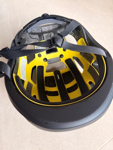 Tweedehands LUMOS helmet 2026 bike — afbeelding 4 van 5