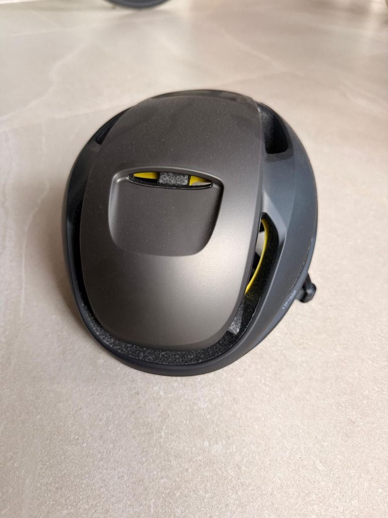 Tweedehands LUMOS helmet 2026 bike — afbeelding 2 van 5
