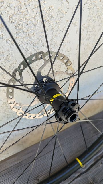Used Mavic Crossmax SL R Wheels 2025 bike — image 4 of 9