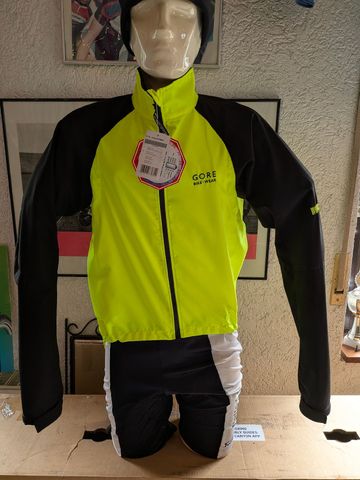 Używany Gorewear Helium jacke bike — zdjęcie 1 z 4