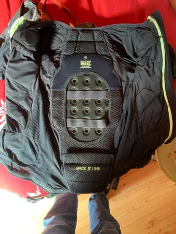Used EVOC Protector jacket bike — image 3 of 3