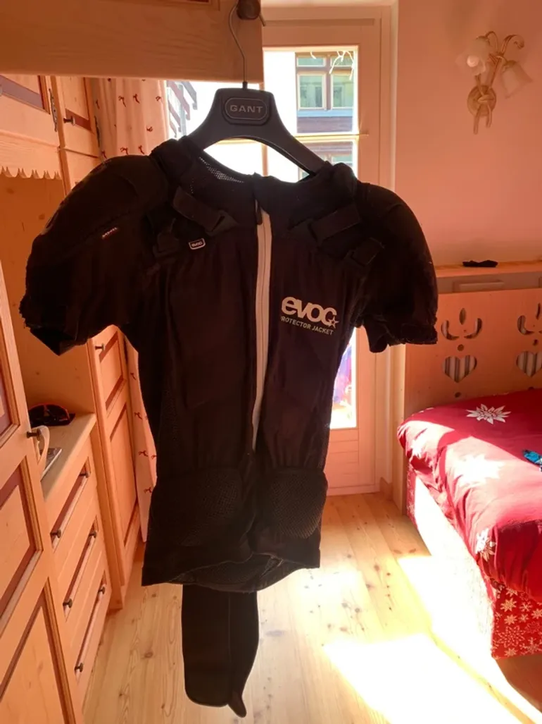 Used EVOC Protector jacket bike — image 1 of 3