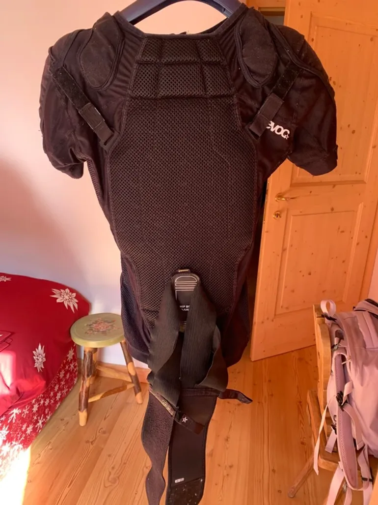 Used EVOC Protector jacket bike — image 2 of 3