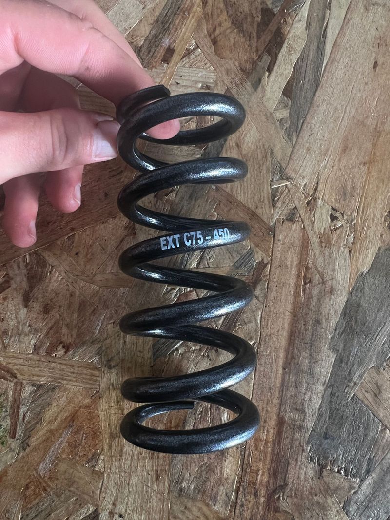 Použité Ext C75 450lbs Coil Spring Rear Suspension