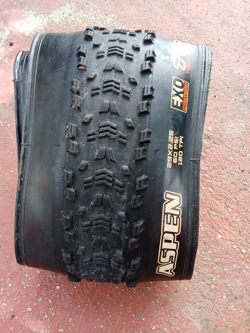 Maxxis Aspen Tyres & Tubes d'occasion
