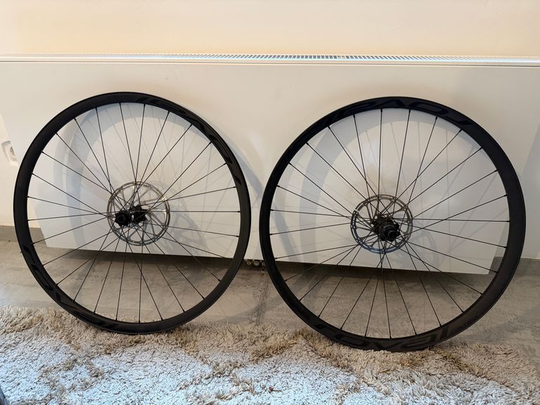 Roval Control Carbon 29 Wheelset bike d'occasion — image 8 sur 8