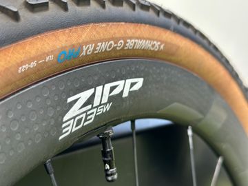 Tweedehands Zipp 303 SW bike — afbeelding 2 van 5