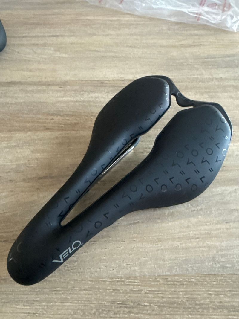 Gebrauchtes Velo Saddles Velo Angel Revo Monogram 2026 Saddles & Seatposts