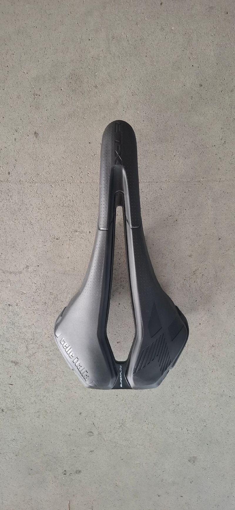 Used Selle Italia superflow xlr 2026 Saddles & Seatposts