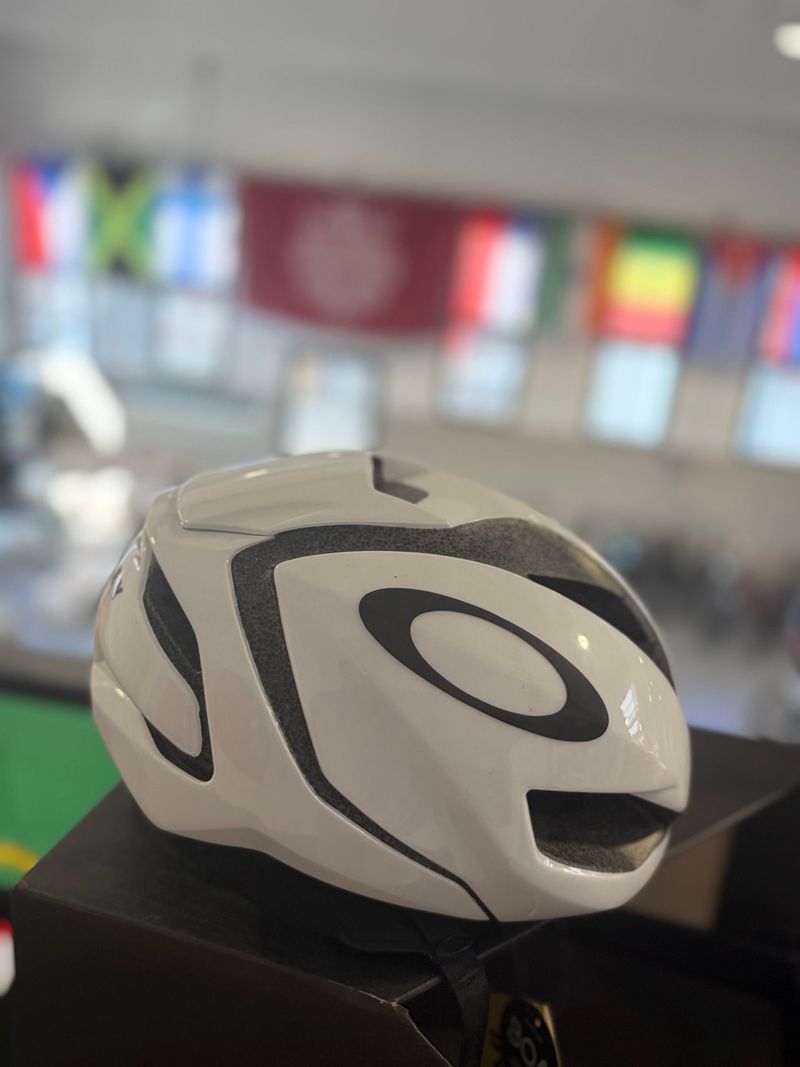 Used Oakley ARO 5 Helmet Cycling Accessories