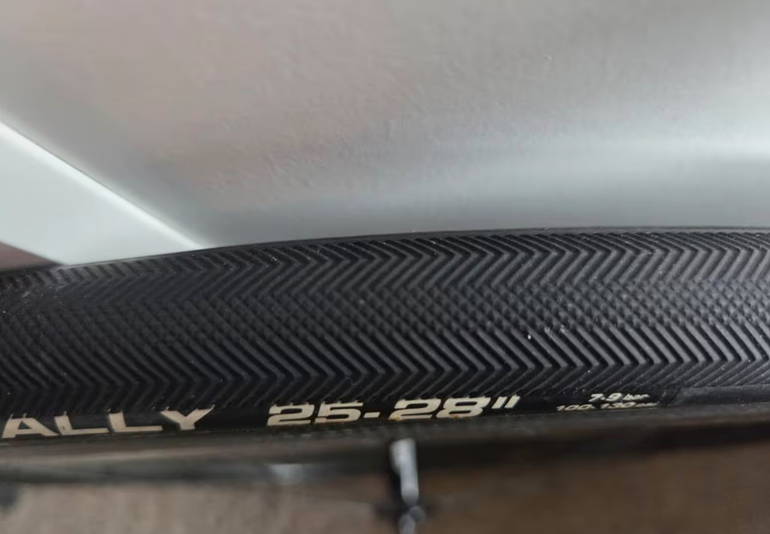 Used Zipp 404 Firecrest 2018 bike — image 6 of 6
