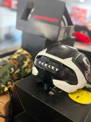 Gebrauchtes Oakley ARO 5 Helmet bike — Bild 2 von 3
