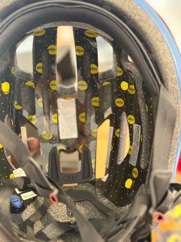 Used Oakley Aro 3 Helmet bike — image 3 of 3