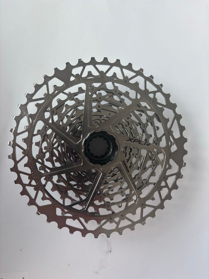 Tweedehands Sram XPLR 10-44 Cassette Drivetrain & Pedals