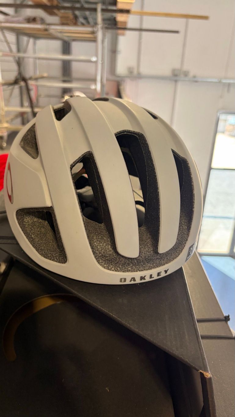 Used Oakley Aro 3 Helmet bike — image 3 of 3