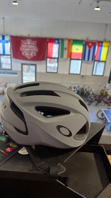 Used Oakley Aro 3 Helmet bike — image 1 of 3