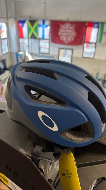 Used Oakley ARO3 Helmet bike — image 1 of 3