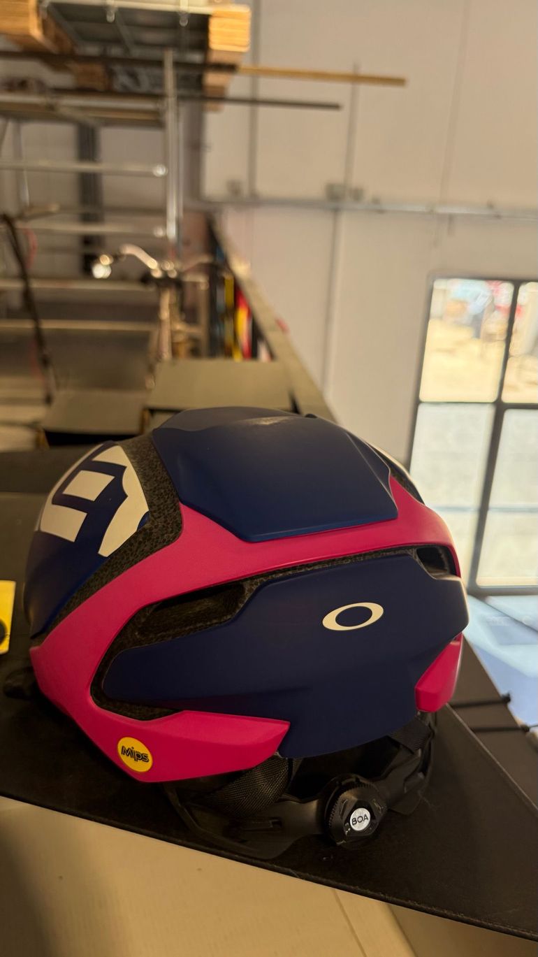 Used Oakley Aro 5 bike — image 3 of 3