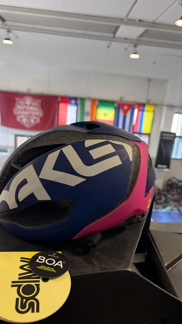 Used Oakley Aro 5 bike — image 1 of 3