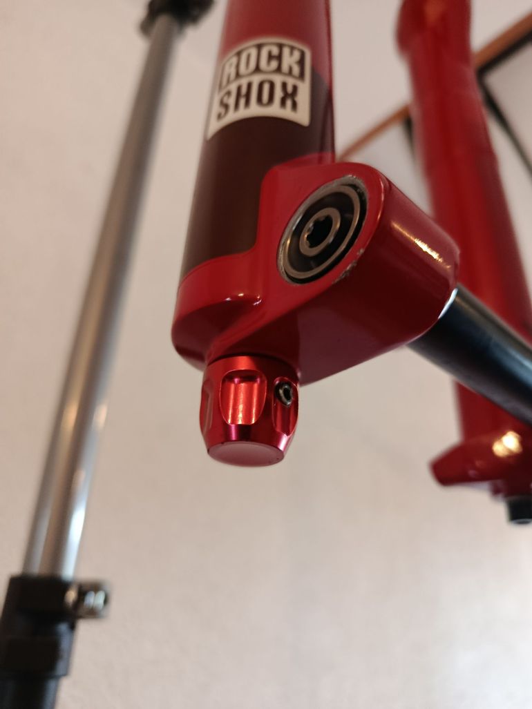 Used RockShox boxxer 2014 bike — image 4 of 9