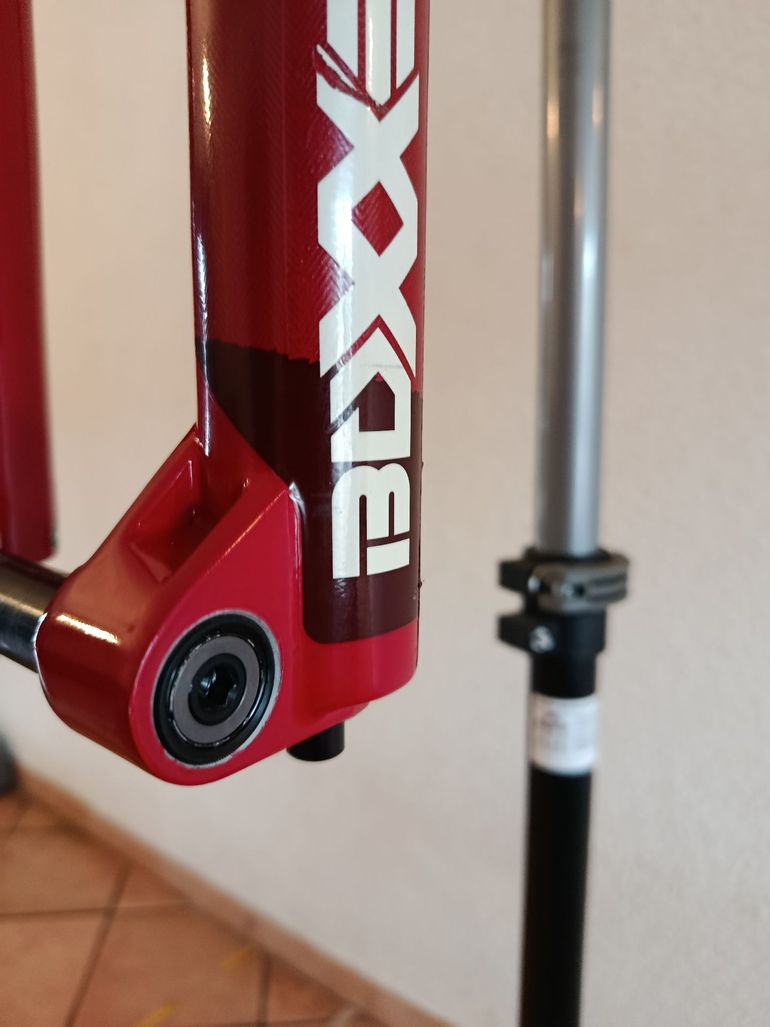 Used RockShox boxxer 2014 bike — image 6 of 9