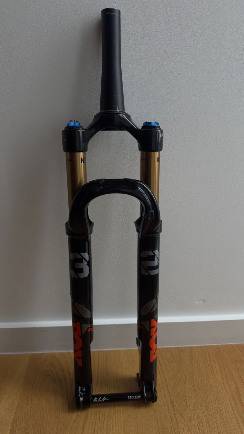 Fox float step cast fork 32 / 15x100 / new 2025 Fork d'occasion