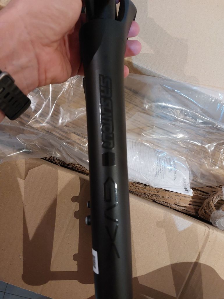 Used Sr Suntour gvx 2026 bike — image 6 of 8