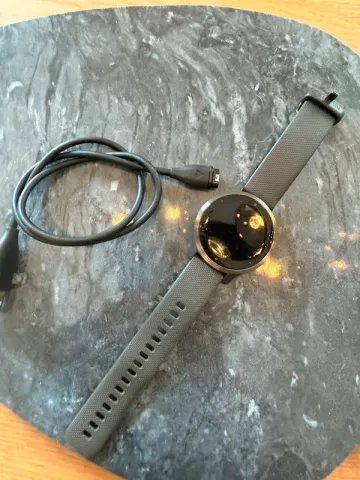 Used Garmin Venu 2 bike — image 2 of 4