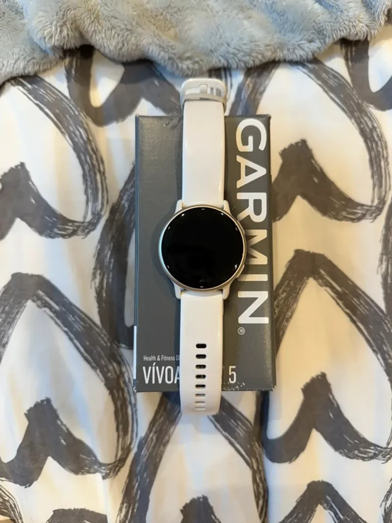 Used Garmin vívoactive 5 Electronics