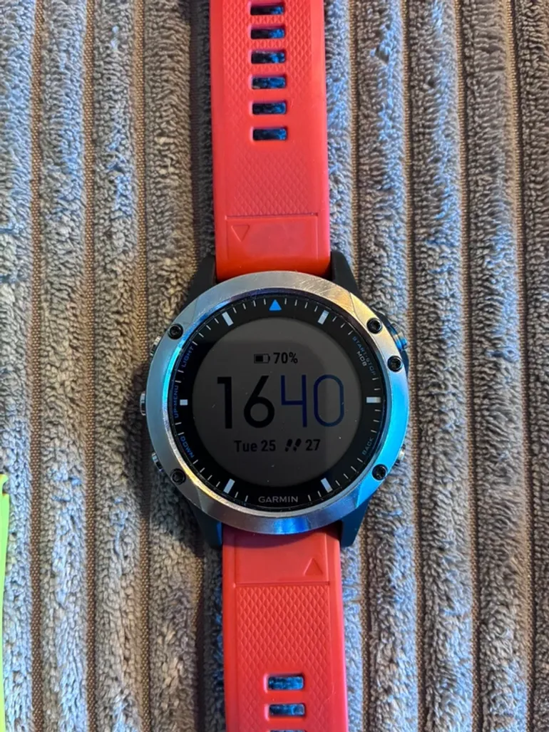 Used Garmin quatix 5 bike — image 3 of 3