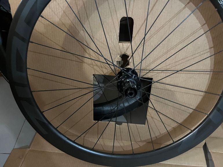 Käytetty Zipp 303S bike — kuva 2 / 3