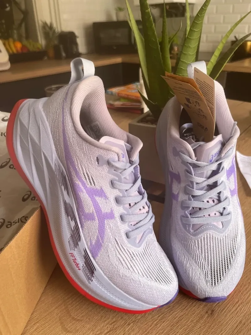 Used Asics Superblast 2 PARIS Running Shoes