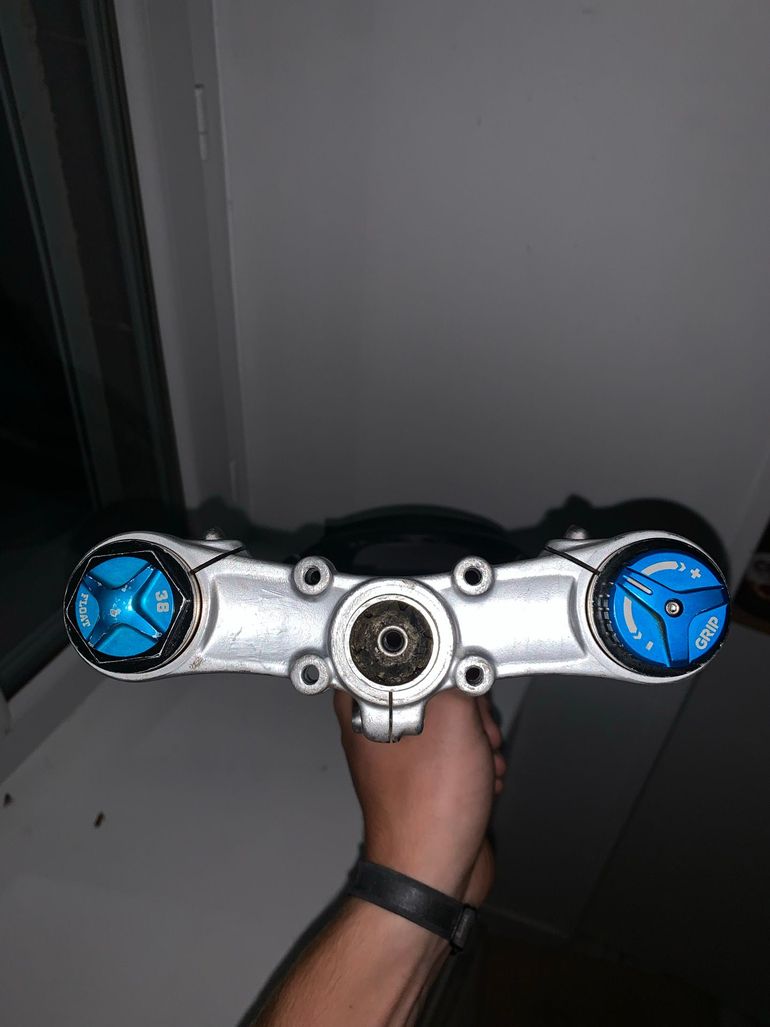 Käytetty Fox 40 FACTORY 2023 bike — kuva 11 / 11