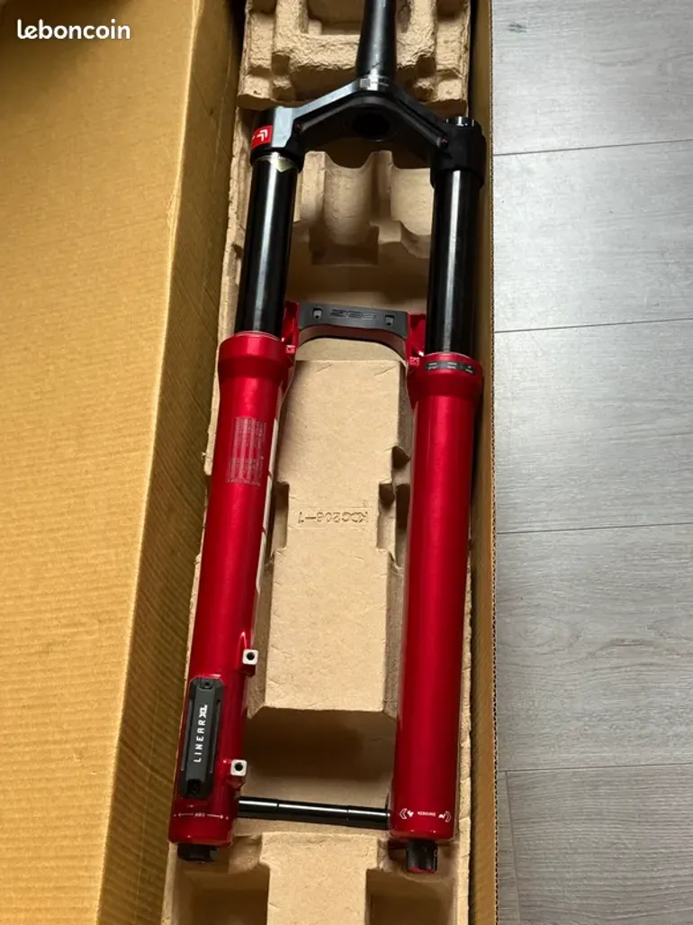 Gebrauchtes RockShox ZEB ULTIMATE 3.2 2026 bike — Bild 6 von 8