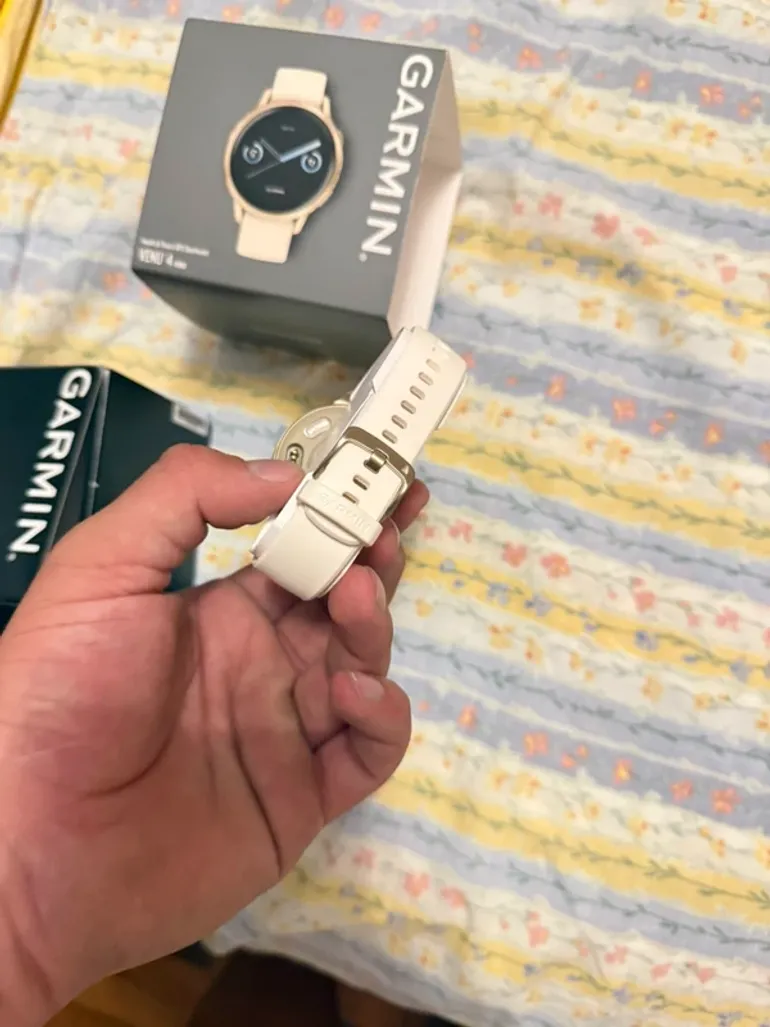 Used Garmin Venu 4 bike — image 3 of 6