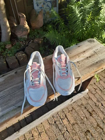 Gebrauchtes White Air Max Bolt bike — Bild 1 von 7