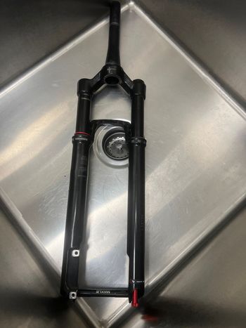 Used RockShox Sid sl select 100mm three position lockout 2023 bike — image 4 of 7