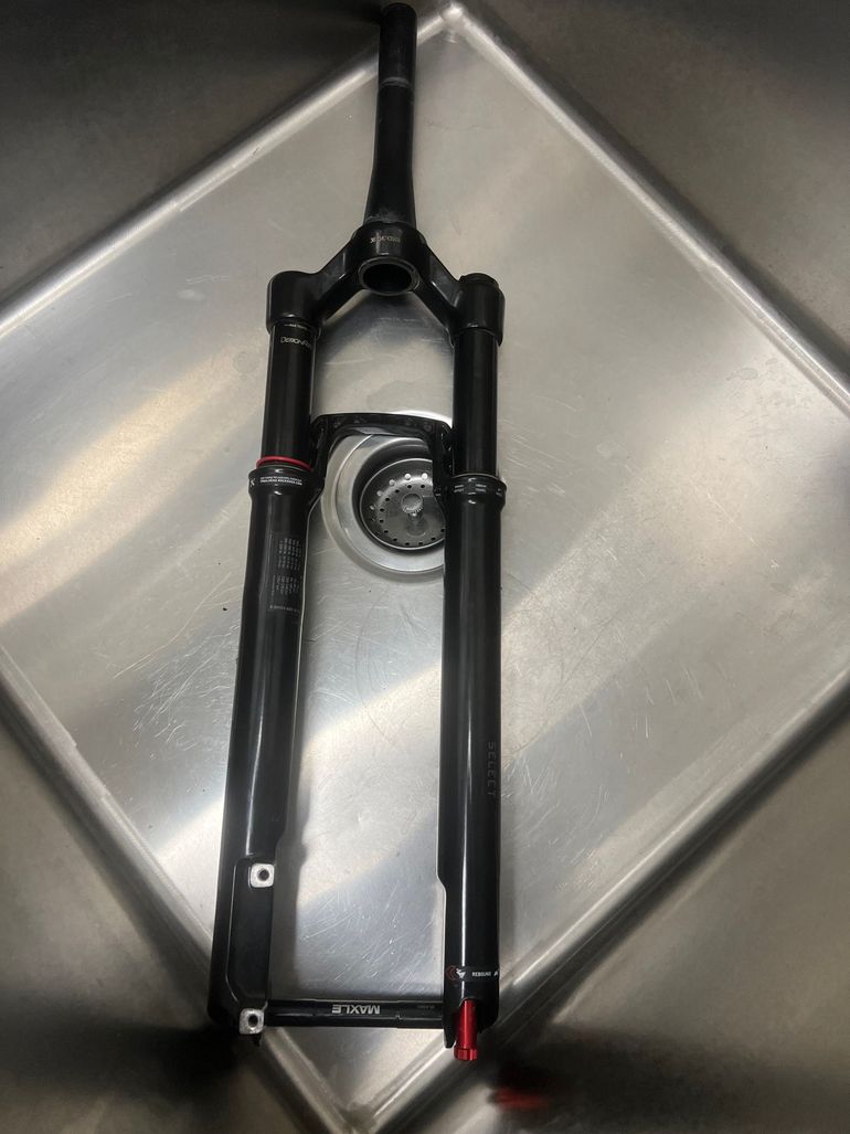 Used RockShox Sid sl select 100mm three position lockout 2023 bike — image 4 of 7