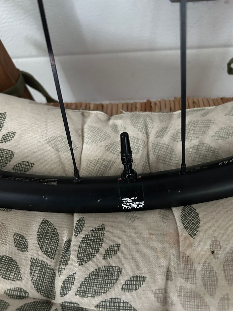 Used Mavic Crossmax bike — image 5 of 5