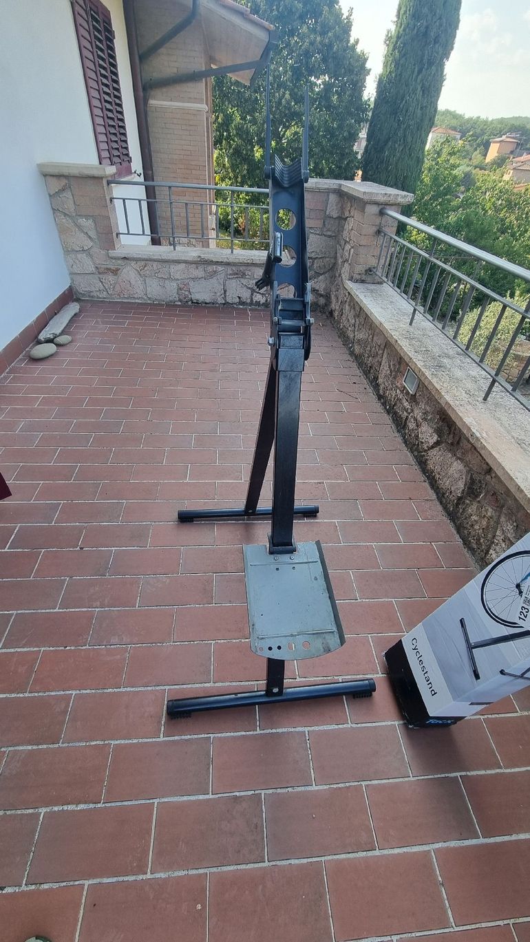 Used Tacx Cyclestand T3000 bike — image 2 of 6