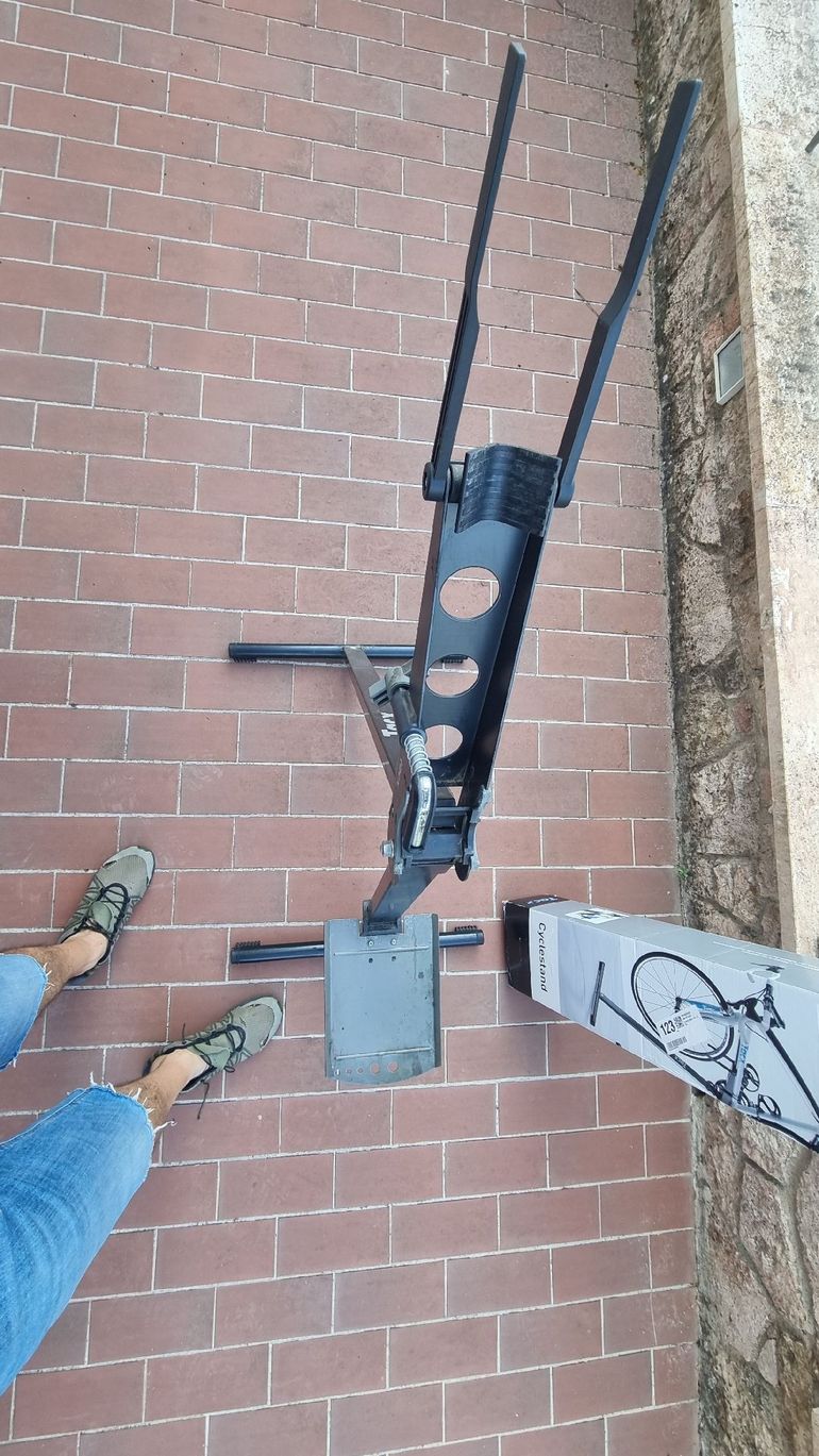 Used Tacx Cyclestand T3000 bike — image 3 of 6