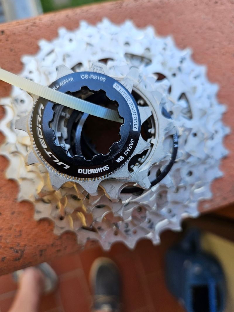 Použité Shimano Ultegra CS R8100 12v 11-30 2026 Drivetrain & Pedals