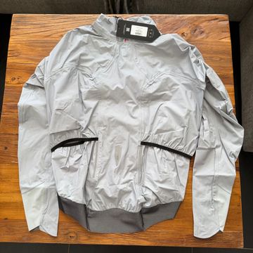 Gebrauchtes Q36.5 Rain Shell Jacket L// NEW!! 50% OFF!! 2026 bike — Bild 2 von 2