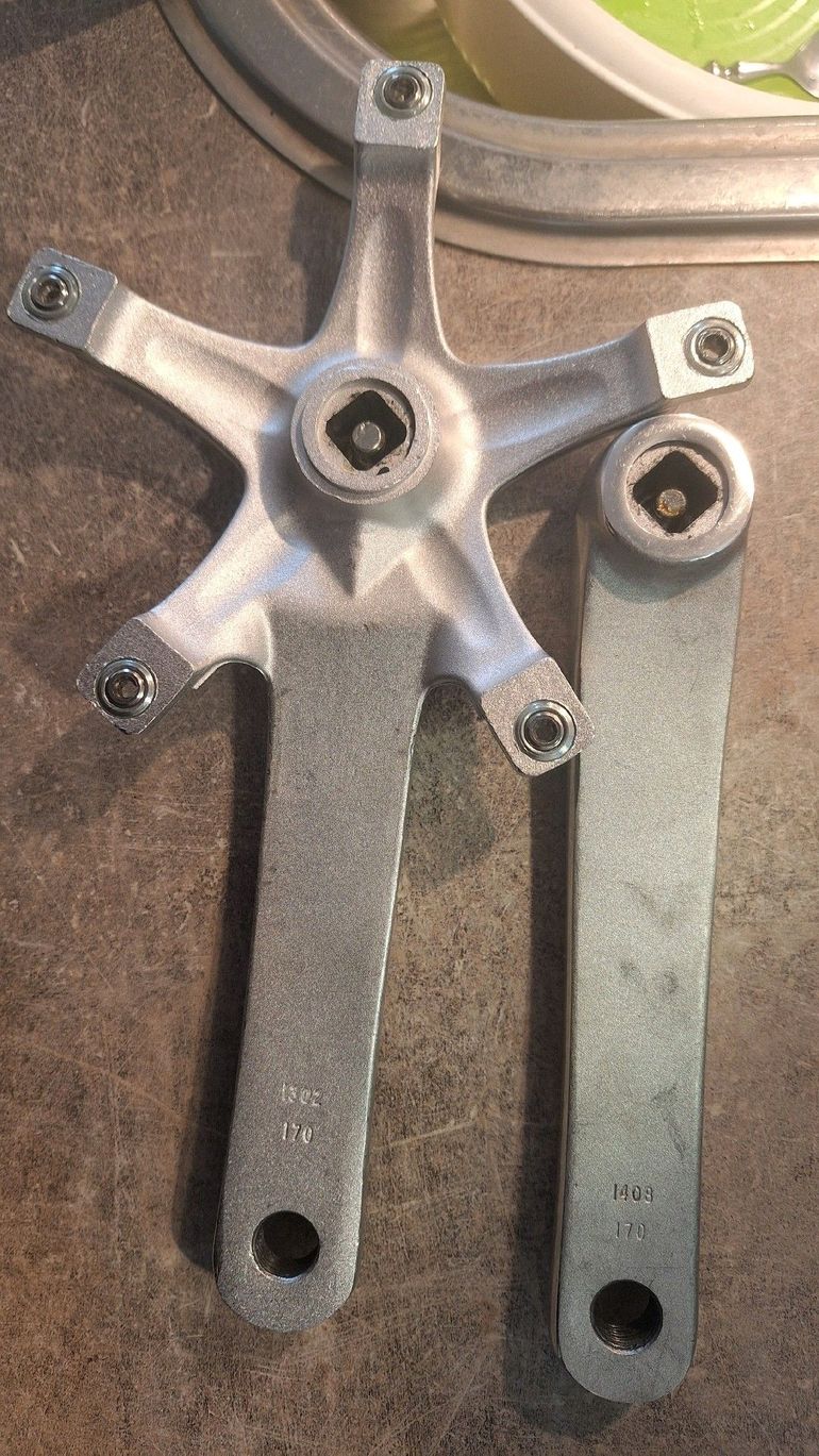 Używany Stronglight Crankset 2019 bike — zdjęcie 3 z 3