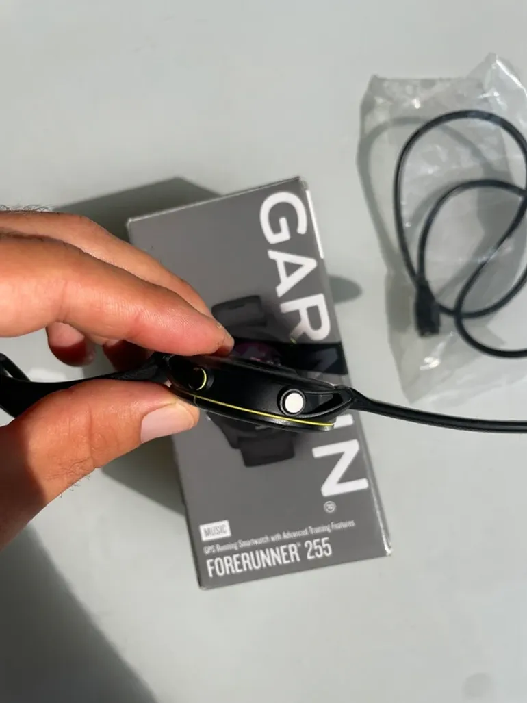 Used Garmin Forerunner 255 music bike — image 4 of 13