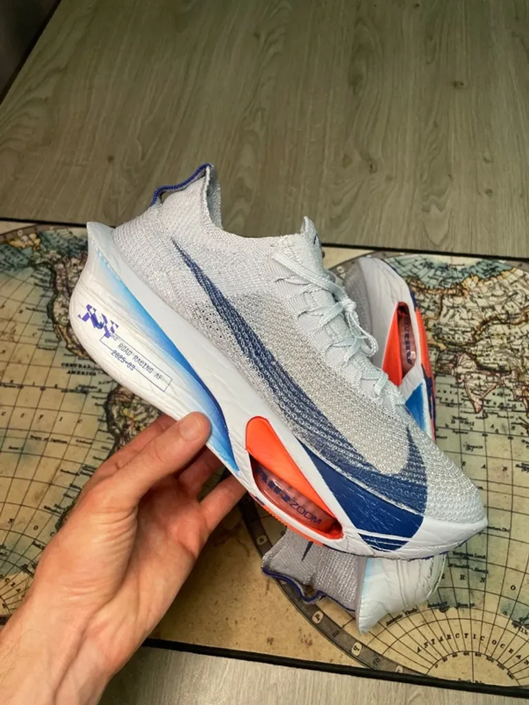 Used Nike Alphafly Next% 3 bike — image 2 of 14
