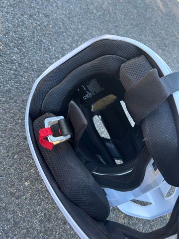 Used Fox Helmet 2026 bike — image 4 of 6