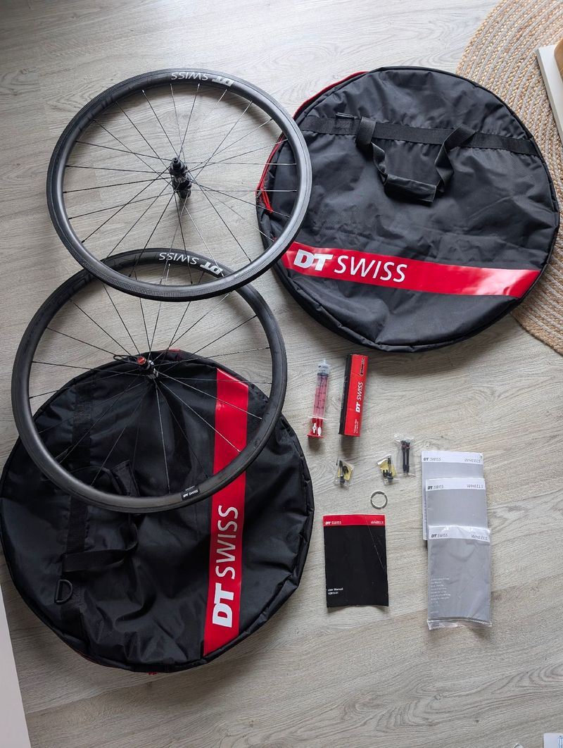 Used Dt Swiss ARC 1100 Dicut Wheels Wheels