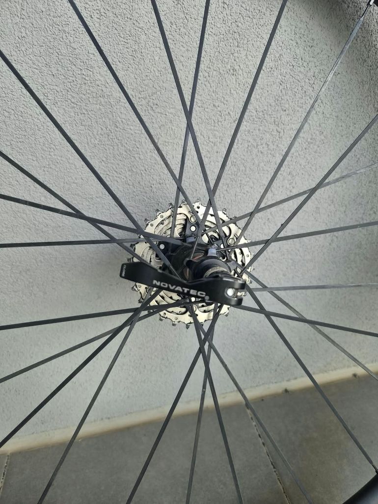 Gebrauchtes hoiru Carbono 45mm 2024 bike — Bild 2 von 6
