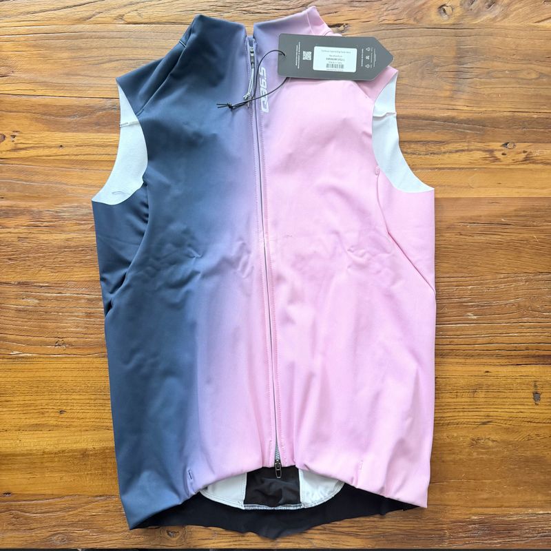 Použité Q36.5 Dottore Hybrid Big Fade Vest L// NEW!! 50% OFF!! 2026 Cycling Clothing